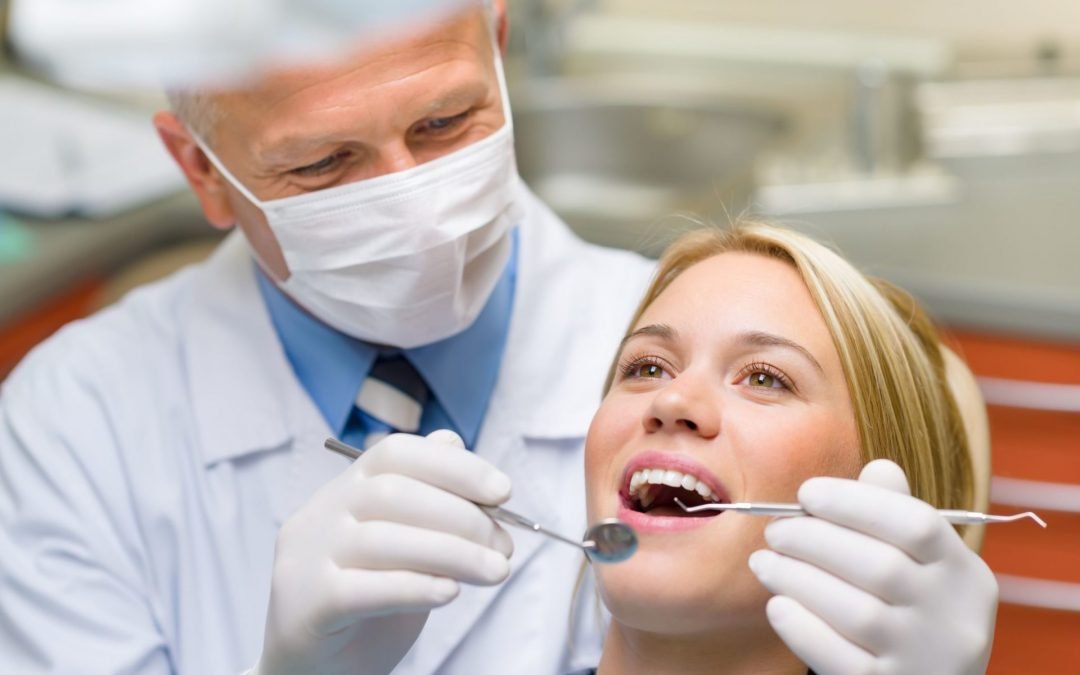 ¿En qué consiste la limpieza dental?